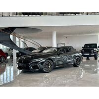 BMW BMW M8 Competition Cab xDrive 625hk / Kolfiber / B&W